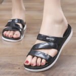 Women's flat, non-slip, wear-resistant, stylish, comfortable, versatile outdoor sports sandals - Image 2