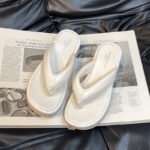 Women's soft-soled, two-tone heart-shaped flip-flops, perfect - Image 3