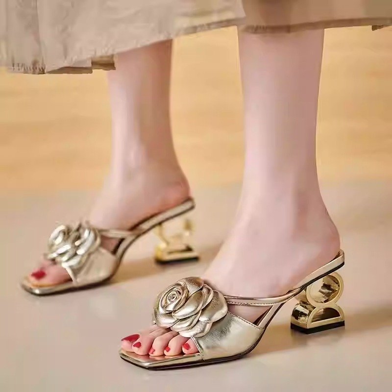 O1CN01iFqBBM1OEHYloErxe_!!2910031673.jpg_q50.jpg_ New rhinestone women’s high heel sandals with flowers - Image 1