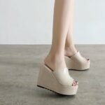 Foreign trade European and American summer new wedge thick bottom pink patent leather waterproof platform high heel - Image 3