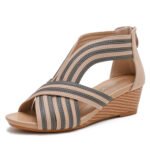 Peep-toe bohemian Roman sandals - Image 3