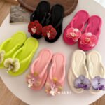 Summer Ins Fashion Flat Soft-Soled Beach Shoes with a Comfortable Feel