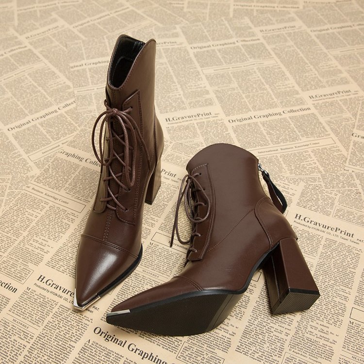 O1CN01GqL2uF23Q6ApDhmSO_!!2219495937249-0-cib Elegant pointed-toe slim-fit Korean style short boots - Image 1