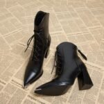 Elegant pointed-toe slim-fit Korean style short boots - Image 4