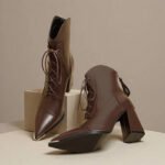 Elegant pointed-toe slim-fit Korean style short boots - Image 2