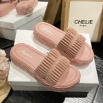 Fashionable pleated slippers