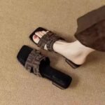 New fashionable shoe for women