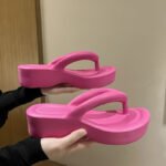 women's flip-flops - Image 2
