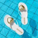 new style heart-shaped flip-flops for women, fashionable, non-slip, versatile, casual, beach sandals