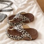 Cute cat and leopard print flip-flops for women - Image 2