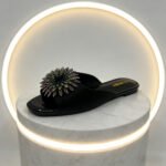 SpringNew Style Rhinestone Flower Flat Slippers for Women, Versatile and Stylish Sandals - Image 2